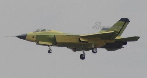 歼-15与F-18尺寸对比,两种舰载战斗机之比较,歼-15与F-18舰载战斗机尺寸对比,两大舰载机之战全面解析