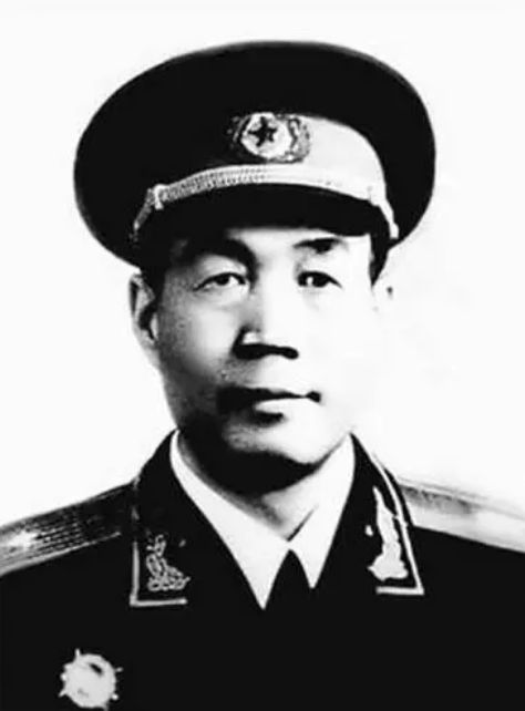 爷爷是开国将军的明星,荣耀与传承,爷爷是开国将军的明星,荣耀传承之路