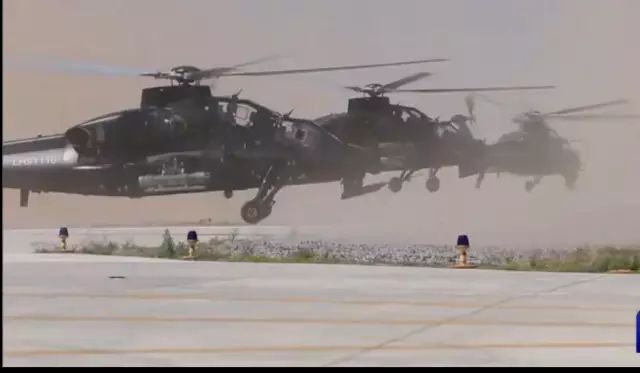 阿帕奇武装直升机火力全开，空中力量的巅峰展现，阿帕奇武装直升机巅峰展现，火力全开，空中力量的荣耀