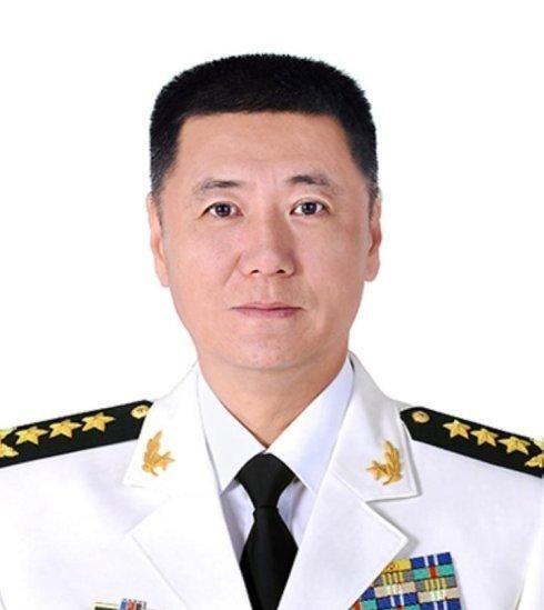 海军潘立新简介,一位海军英雄的壮丽人生,海军英雄潘立新的壮丽人生简介