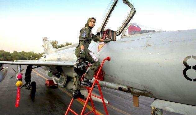 歼-16单座版,空中力量的新标杆,歼-16单座版,空中力量新标杆亮相