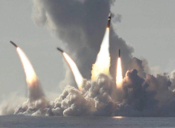 瓦良格号高度,航空巨舰的壮丽与力量,瓦良格号航空巨舰的高度,壮丽与力量的象征