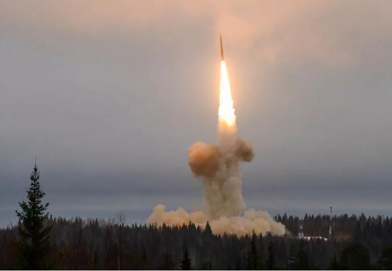 白扬导弹图片,揭示其历史背景、技术特点与全球影响,白扬导弹揭秘,历史背景、技术特点与全球影响力的深度解析