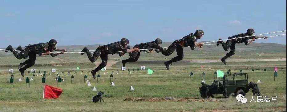 天狼突击队训练视频,揭示特种部队背后的辛勤与荣耀,天狼突击队训练揭秘,特种部队的辛勤与荣耀之路