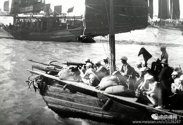 海南岛战役的胜利，人民解放军渡海作战的辉煌里程碑，海南岛战役胜利，人民解放军渡海作战的辉煌里程碑