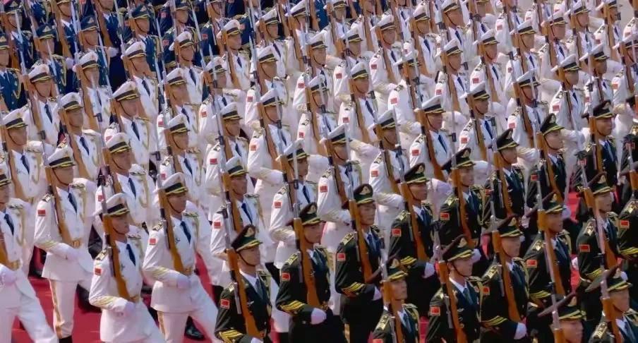 关于谁是2009年国庆阅兵总指挥?的文章,揭秘,谁是2009年国庆阅兵总指挥?