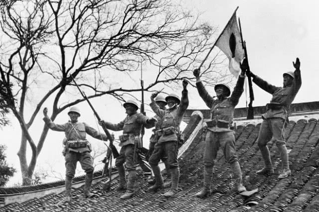 日军为何放弃大檐帽,历史背景下的深度解析,日军放弃大檐帽的历史背景深度解析