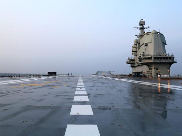 航母山东舰上的日常饮食文化，每天七顿餐的独特体验，山东舰上的饮食文化，七顿餐的独特体验之旅