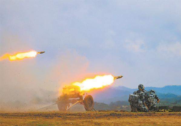 第十五空降军的荣耀与使命,第十五空降军的荣耀使命,英勇无畏,忠诚担当