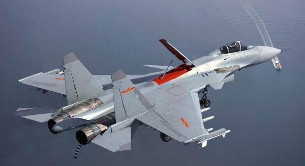 我国歼-15与美国战斗机对拼,空中力量的较量与启示,歼-15与美国战斗机空中对决,力量较量与启示