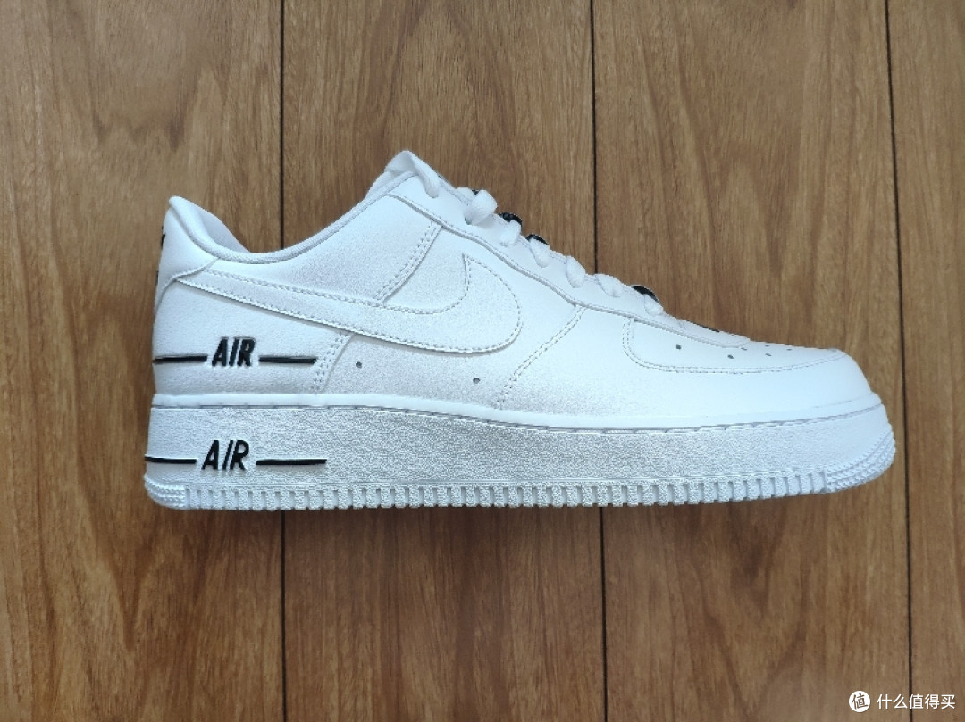 一双空军一号是否有1kg重?解析鞋重与材质关系,空军一号鞋重解析,鞋重与材质关系揭秘,一双是否接近1kg?