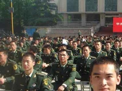 当兵需要什么学历才能入伍,当兵入伍所需的学历资格要求,学历门槛揭秘!