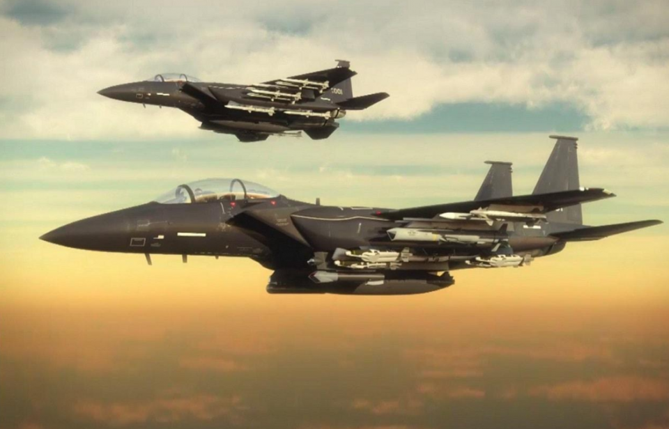 揭秘F-15EX战斗机,高清照片下的英勇形象,F-15EX战斗机高清揭秘,英勇形象的背后故事