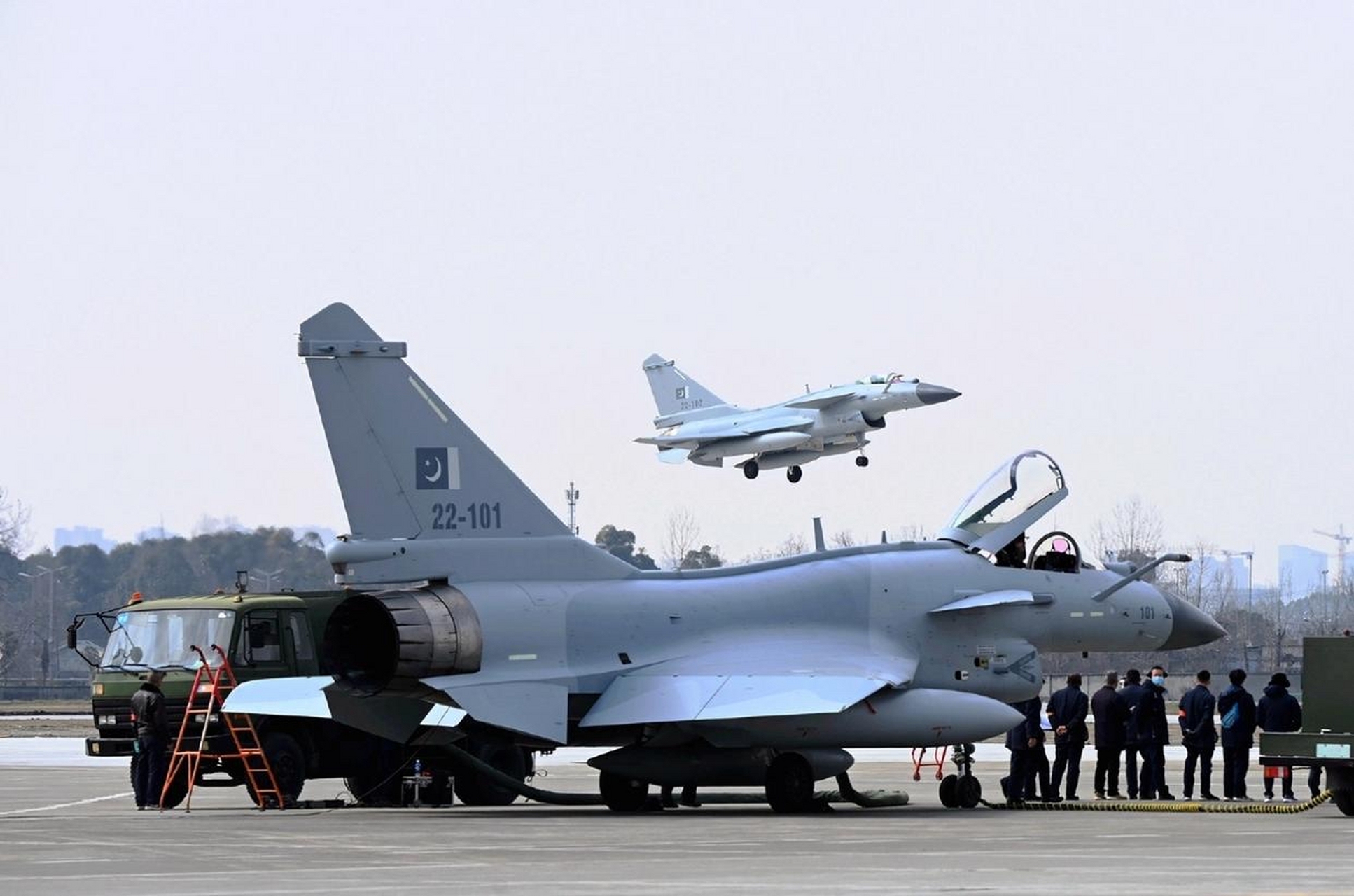 揭秘歼-10战斗机的自重之谜,数字背后的力量与智慧,揭秘歼-10战斗机自重之谜,力量与智慧的数字背后故事