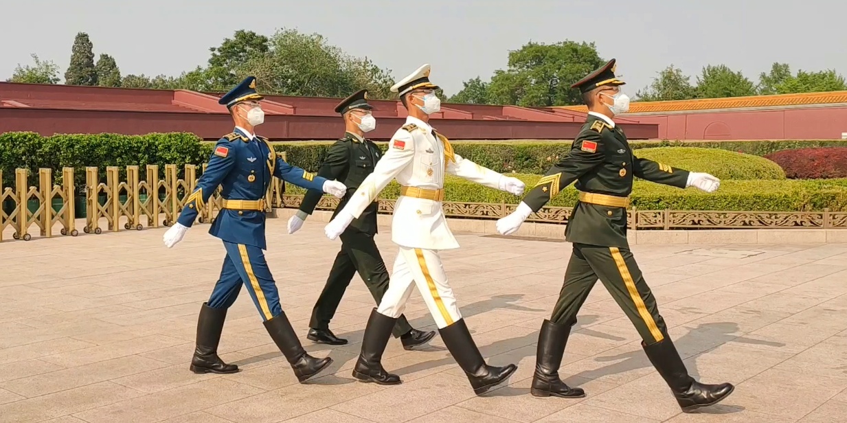 游客跟拍三军仪仗队,荣耀与责任的瞬间,游客跟拍三军仪仗队,荣耀与责任时刻的见证