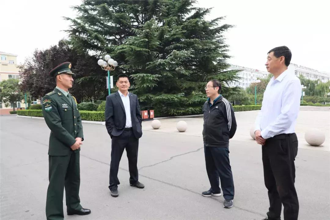 七十周年大阅兵巨幅画像,展现国家辉煌历程与荣耀力量,七十周年大阅兵巨幅画像,展现国家辉煌历程与荣耀力量的壮丽画卷