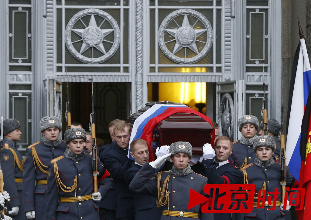 普京对阵亡俄士兵的默哀,国家领袖的情感与责任,普京对俄阵亡士兵的默哀,领袖的情感与责任表达