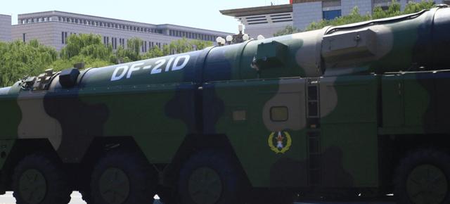 东风21D导弹发射瞬间,揭示强大国防实力与战略威慑力量,东风21D导弹发射瞬间展现国防实力与战略威慑力量