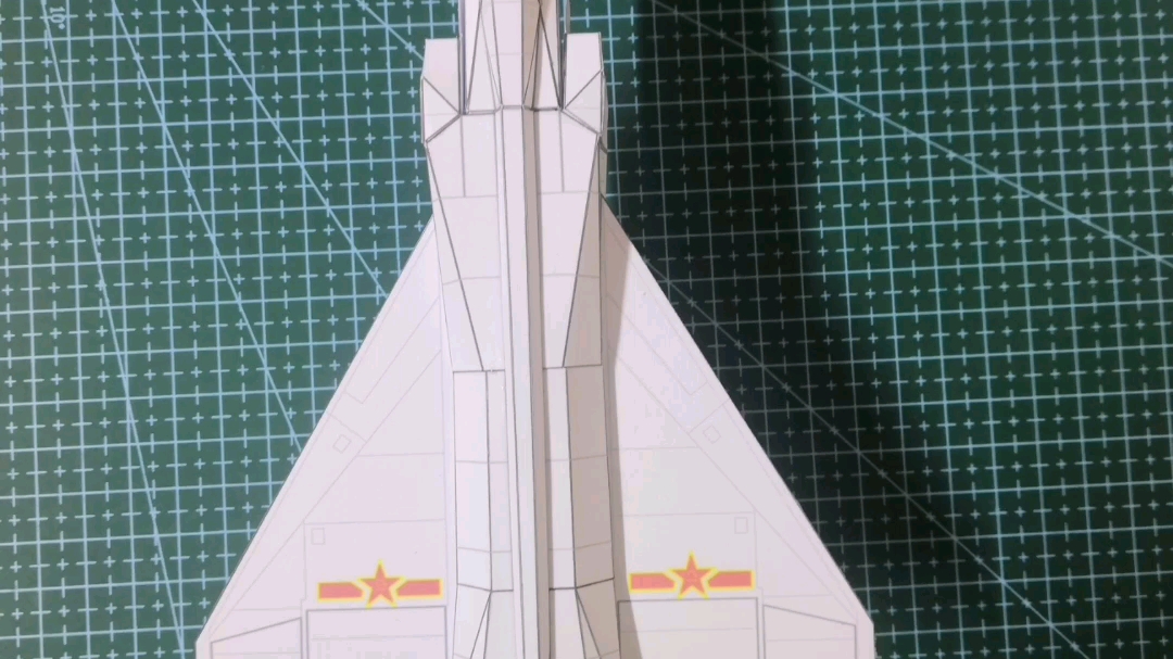 歼八飞机折纸艺术,一种富有挑战性的手工技艺,歼八飞机折纸艺术,挑战手工技艺的极致体验