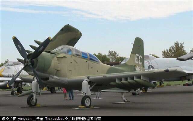 天袭者攻击机,空中力量的锐利之翼,天袭者攻击机,空中锐利之翼的力量展示