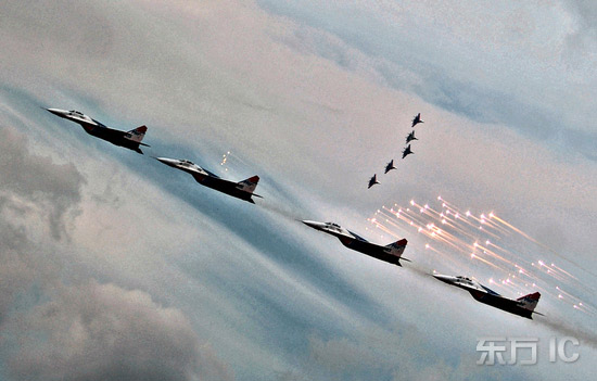 俄空军庆祝成立,荣耀与力量的展现,俄空军成立庆典,荣耀与力量的汇聚