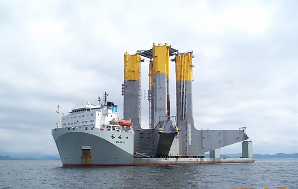 半潜船案例深度解析,半潜船案例深度剖析