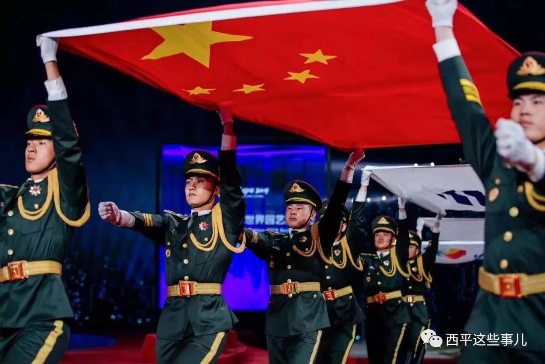 三军仪仗队姿势,荣耀的象征与精神的展现,三军仪仗队,荣耀的象征与精神的展现之姿