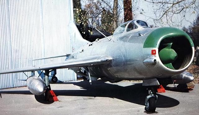 歼6战斗机,历史定位与战斗力的演变,歼6战斗机,历史定位与战斗力演变探究