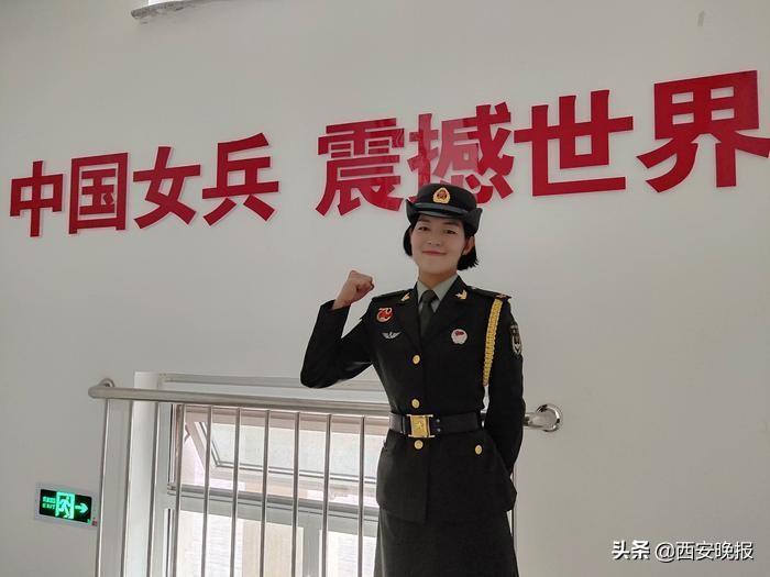 受阅女兵方队,展现新时代巾帼风采,新时代巾帼风采,受阅女兵方队亮相