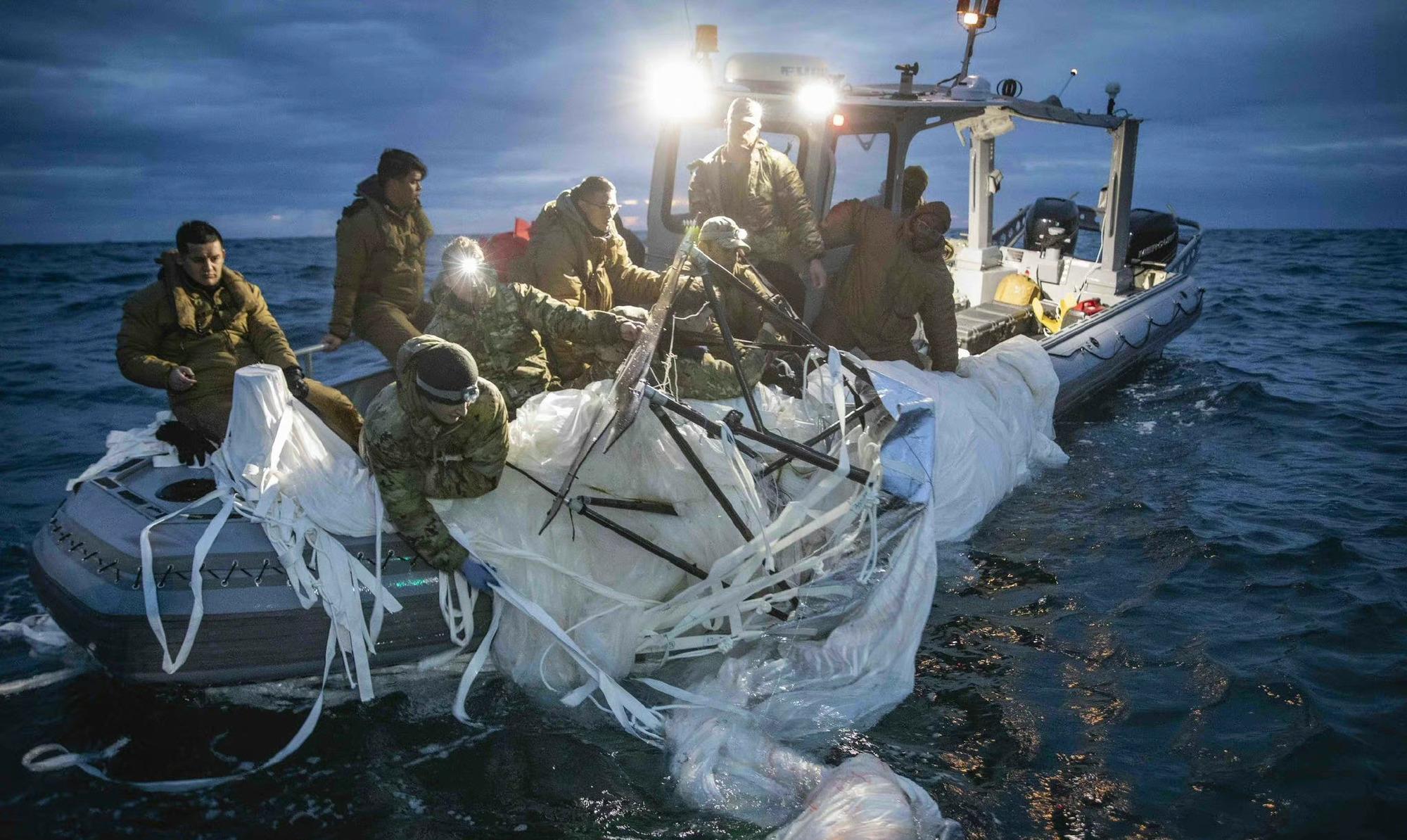 F-22战斗机携带导弹的能力,深度解析与探讨,F-22战斗机导弹携带能力深度解析