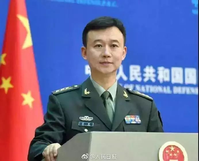 陆军首位新闻发言人亮相,塑造军事透明化的新形象,陆军新闻发言人亮相,塑造军事透明化新形象的首秀