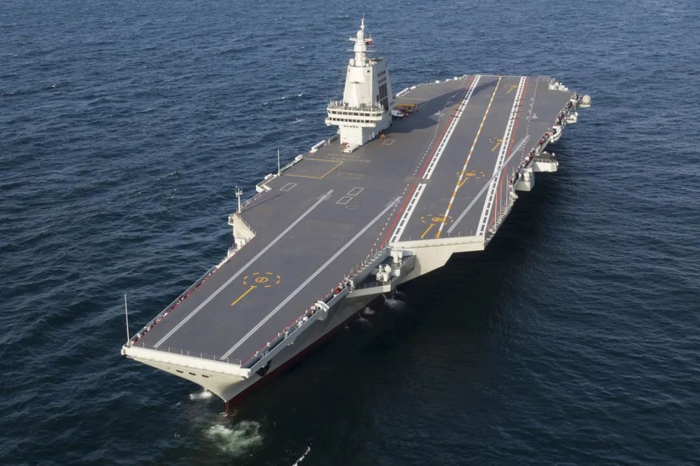 中国自主研制的航母，走向海洋强国的坚实步伐，中国航母研制，迈向海洋强国的坚定步伐