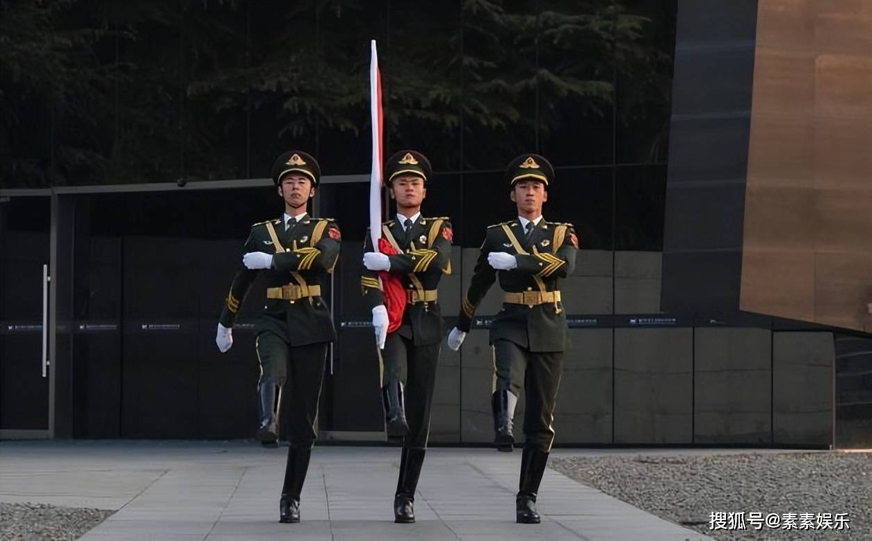 三军仪仗队升国旗图片,荣耀与尊严的象征,三军仪仗队升国旗瞬间,荣耀与尊严的永恒象征