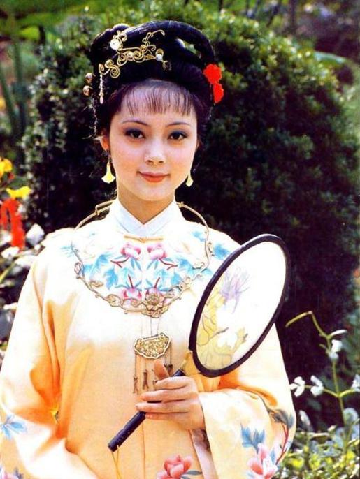 珍贵的记忆,一张87年女兵的军装照片,珍贵军装照揭示87年女兵的不凡岁月