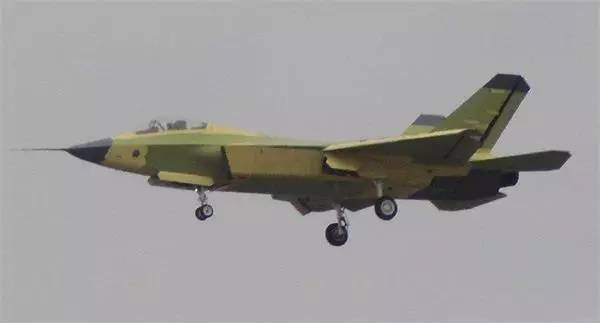 歼-31未列装的深度解析，歼-31未列装的背后原因深度解析