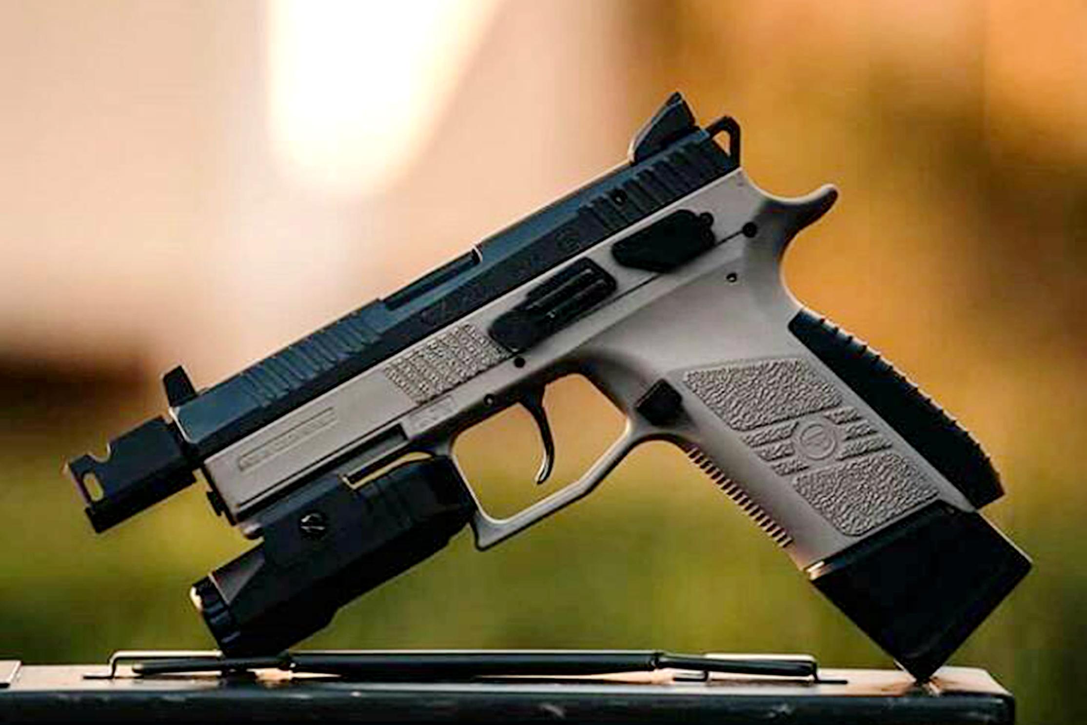 轻武器图片欣赏,探索军事美学的独特魅力,轻武器图片赏析,探索军事美学的魅力