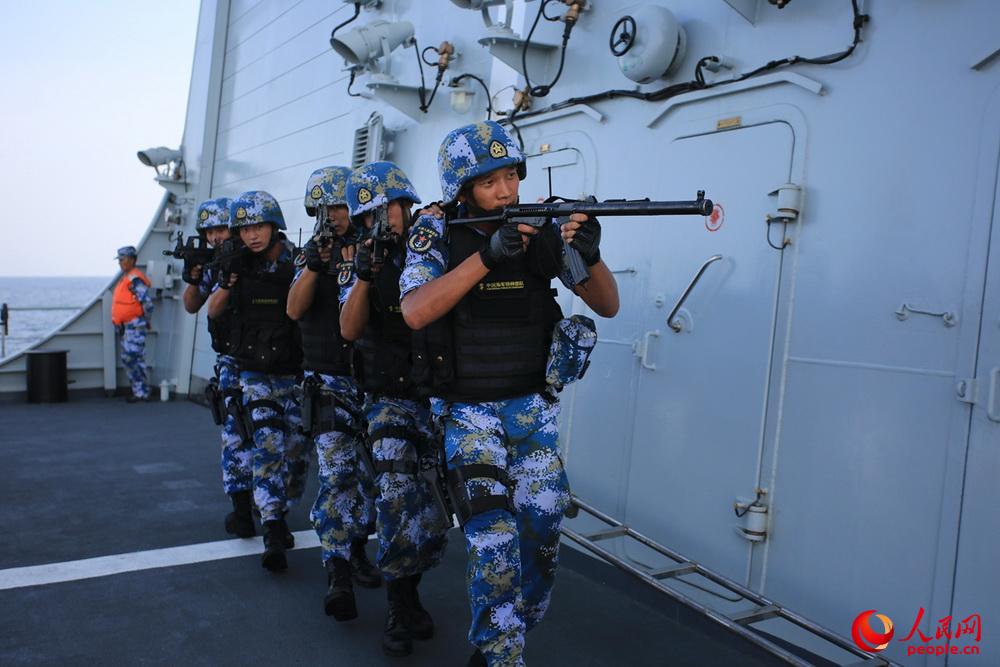 中国海军与海盗,电视剧中的英勇篇章,中国海军对决海盗,电视剧中的英勇传奇