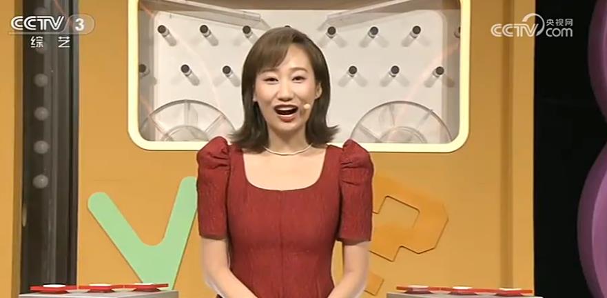 戎评说女主持人,闪耀荧屏的璀璨之星,戎评解读荧屏之星,女主持人闪耀璀璨光芒