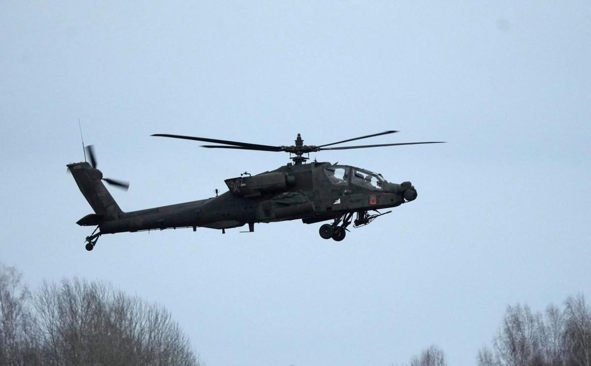 阿帕奇武装直升机满载，力量与威严的象征，阿帕奇武装直升机，满载力量与威严的象征