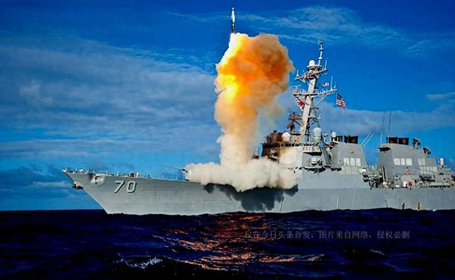 中国海军新里程碑,131舰的入列时刻,中国海军新里程碑,131舰荣耀入列时刻