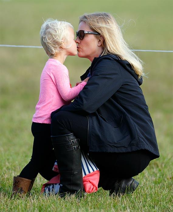 香港蓝月亮马会资料大全，历史、文化与体育盛宴的完美结合，香港蓝月亮马会资料大全，历史、文化与体育的璀璨融合