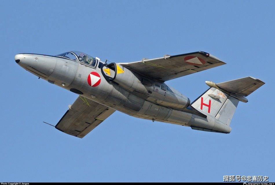 萨博105攻击机,空中力量的锐利之爪,萨博105攻击机,空中锐利之爪的力量展示